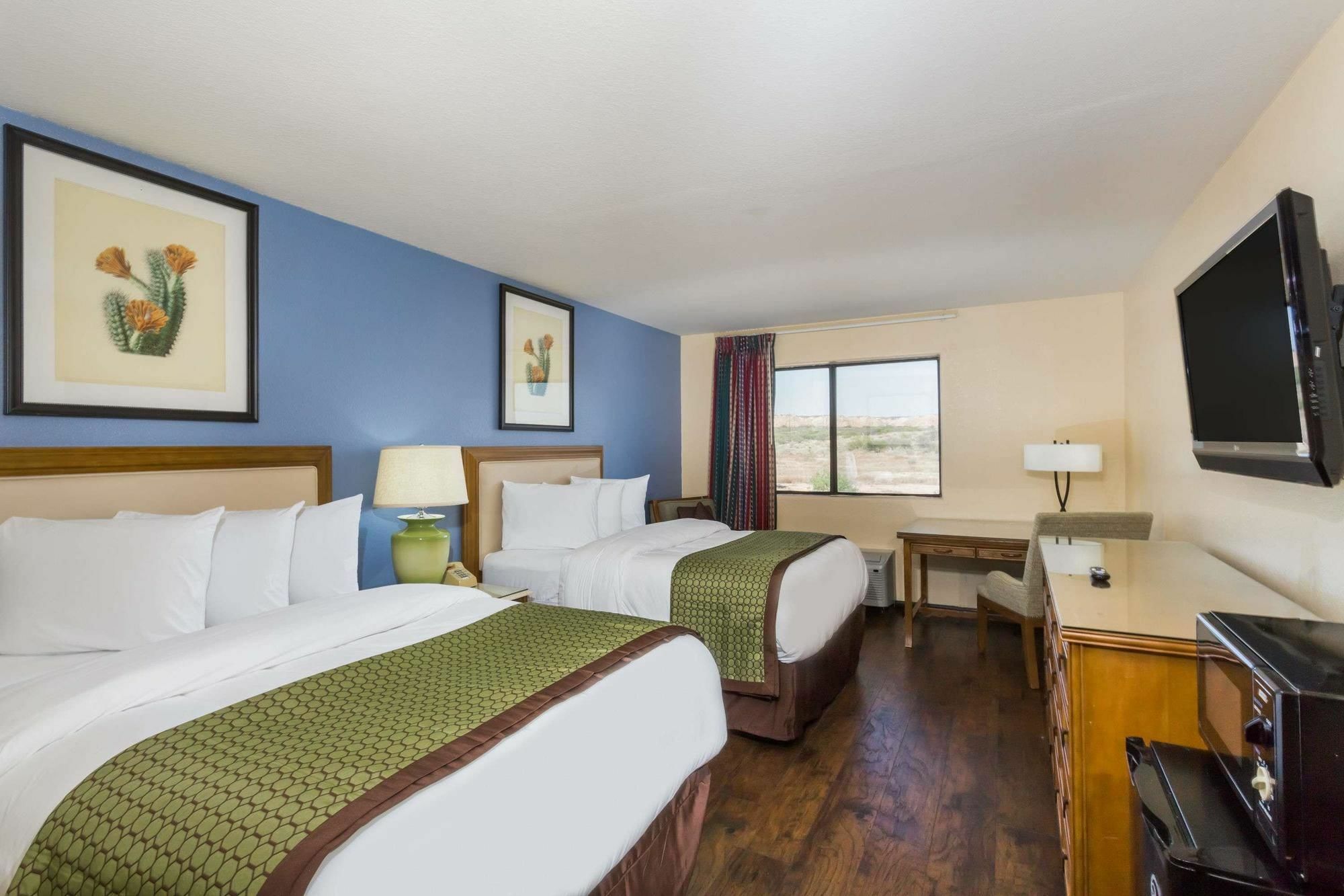 Days Inn By Wyndham بينسون المظهر الخارجي الصورة